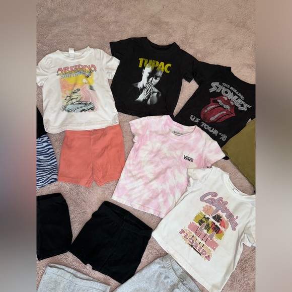 Girls 18-24 months tees and biker shorts lot - Picture 8 of 8